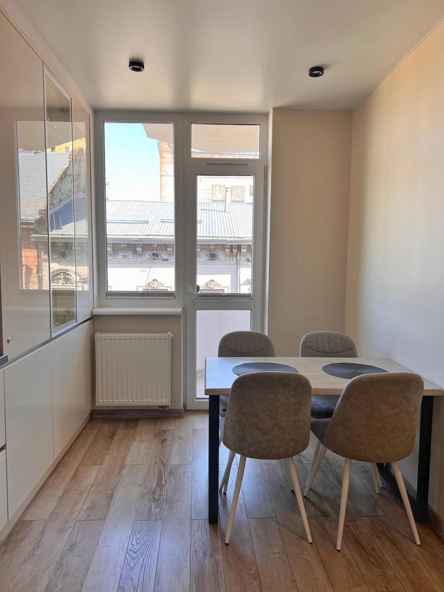 Apatrment In Khmelnytsky Street Natasha Apartamento Lviv Exterior foto